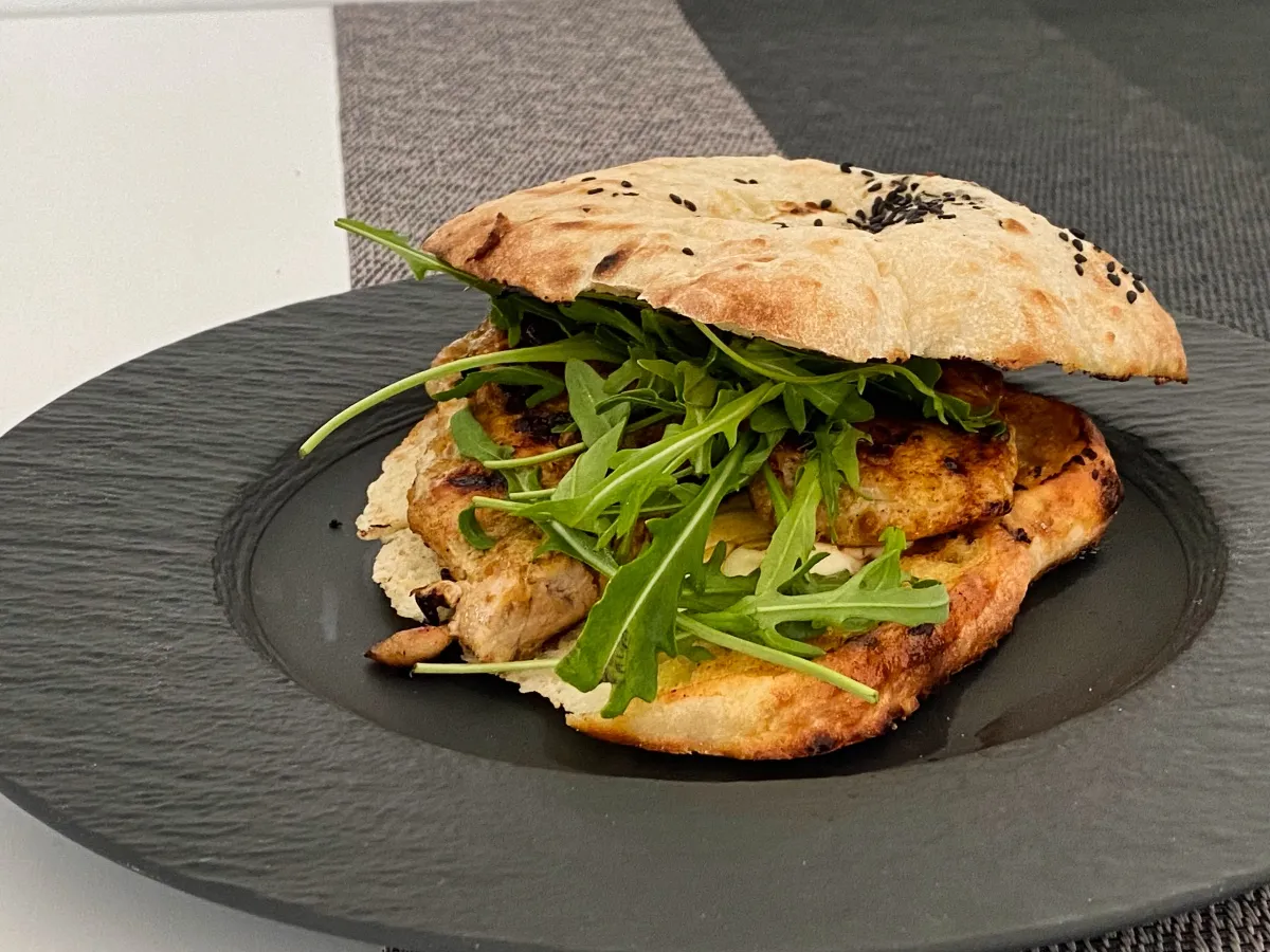 Lepinje - Bosnisches Fladenbrot 1 Lepinje gefüllt mit Schweinsfledermauserl