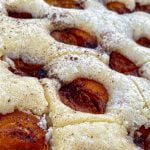 Blechkuchen mit Früchten