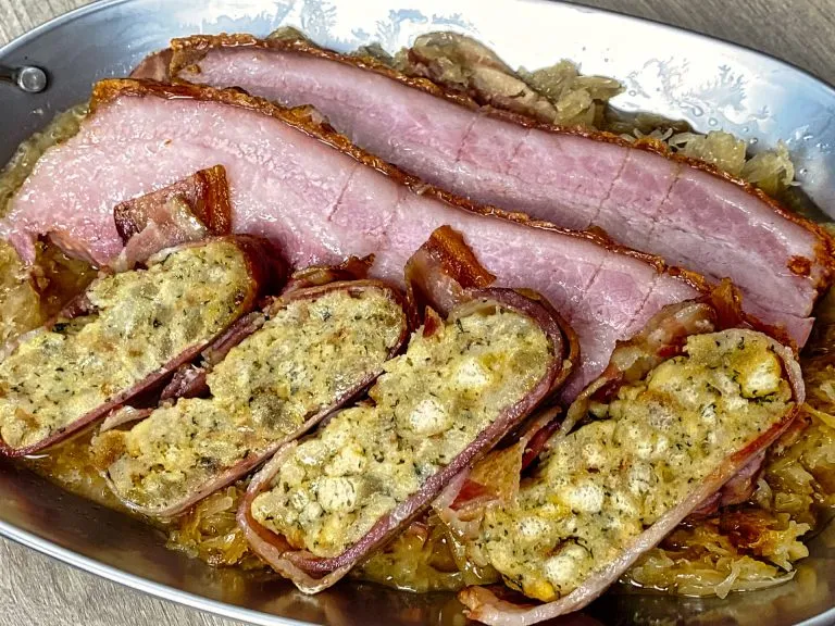 Surbauch mit Semmelknödel