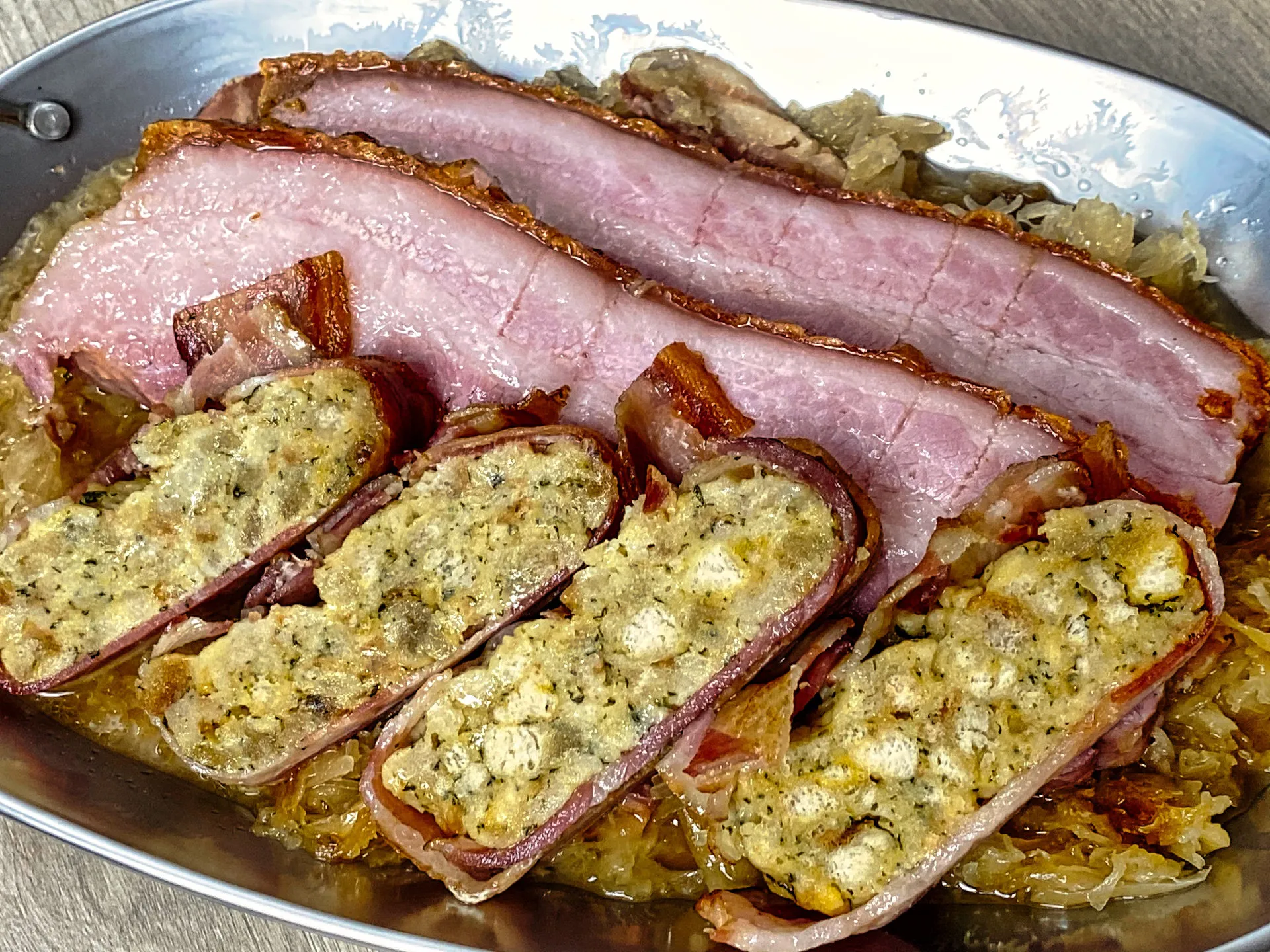 Surbauch mit Semmelknödel