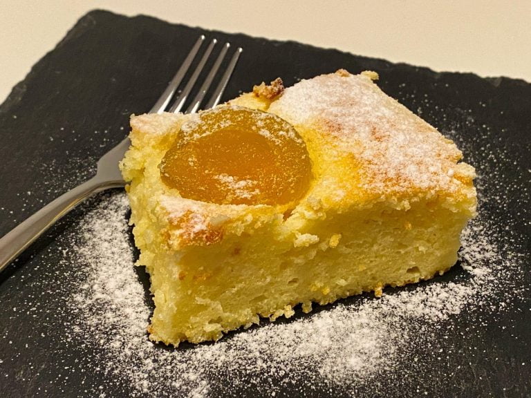 Topfenauflauf mit Marillen