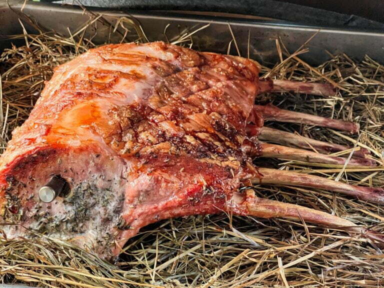 Frenched Racks vom Duroc Schwein.
