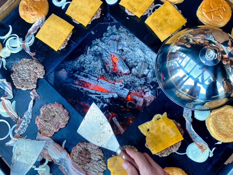 Feuerplatte Smashed Burger