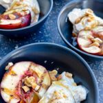 Gegrillte Nektarinen mit Eis